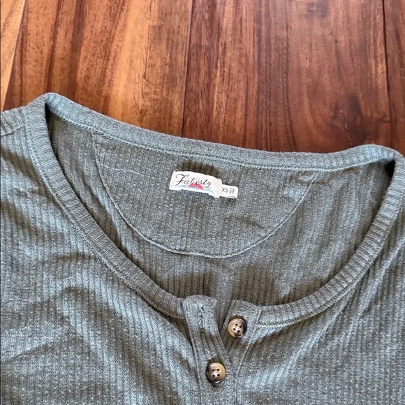 Ribbed Long-Sleeve Henley Top in Green - Picture 3 of 3